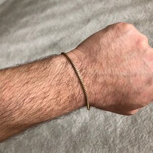 Gold tone Venetian link bracelet